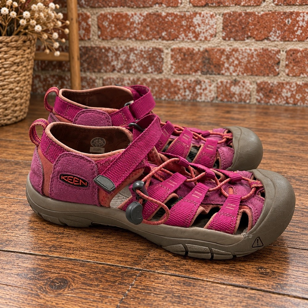 KEEN Newport H2 Women 6 Pink Hiking Water Sandals Washable Gorpcore Camping